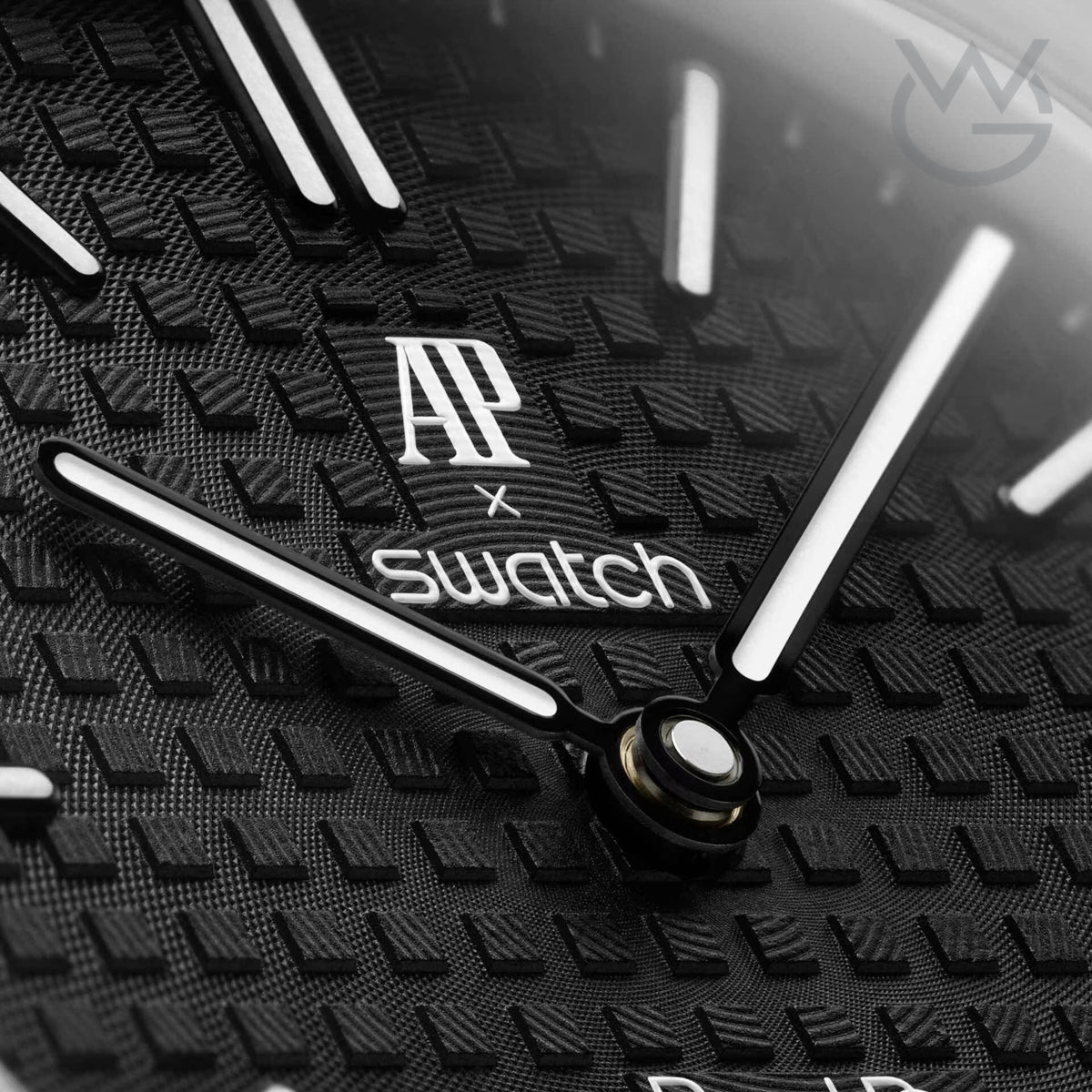 SWATCH x AP – OCHO NEGRO