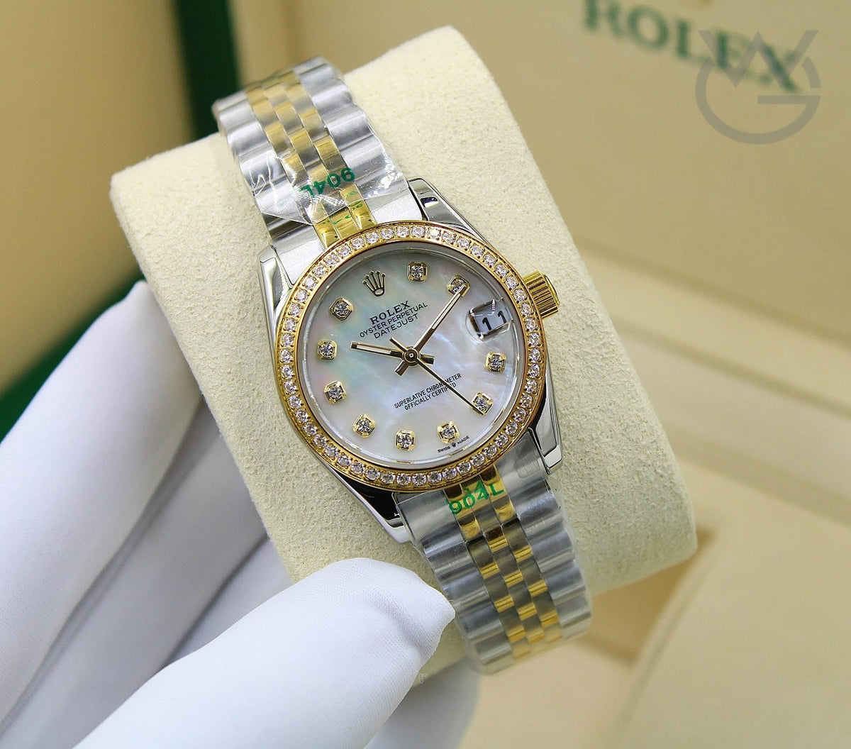 Rolex Lady-Datejust – Two Tone, White Dial & Diamond Detail - View 4