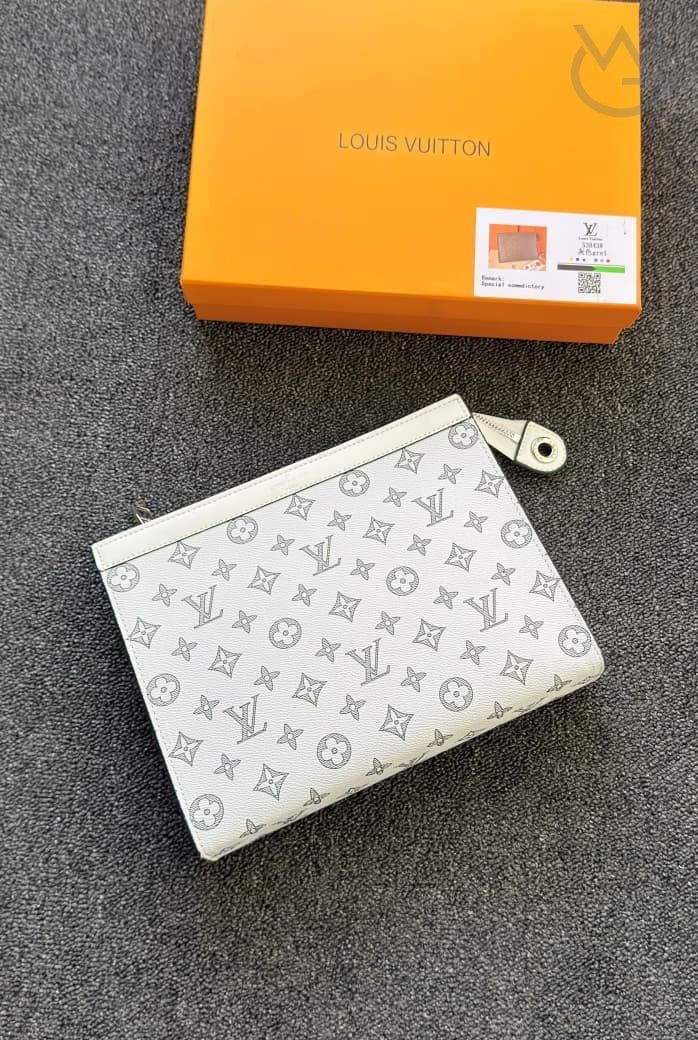 Louis Vuitton Pochette Voyage Pouch – Off White - View 5