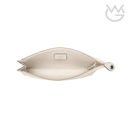 Louis Vuitton Pochette Voyage MM – White - View 4